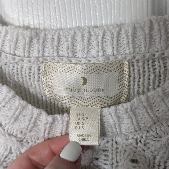 Anthropologie Ruby Moon Frayed Hem Distressed White Cable Knit Sweater Size S - Picture 2 of 7